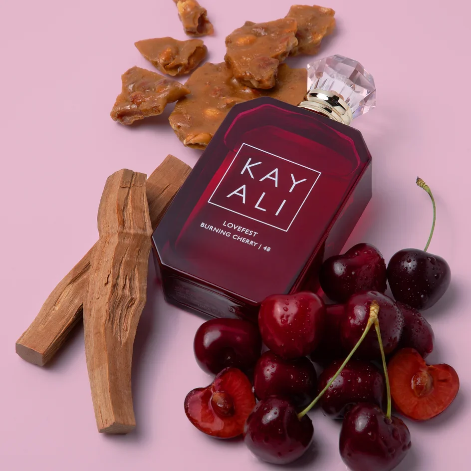 Kayali Lovefest Burning Cherry : la cerise enflammée qui bouscule les senses